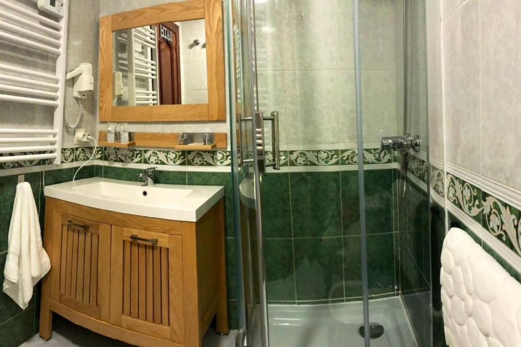 Apartamento Junto A Catedral Apartment กรานาดา ภายนอก รูปภาพ